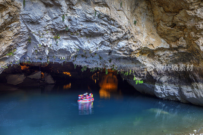 Altinbesik洞穴的入口，Ibradi, Antalya